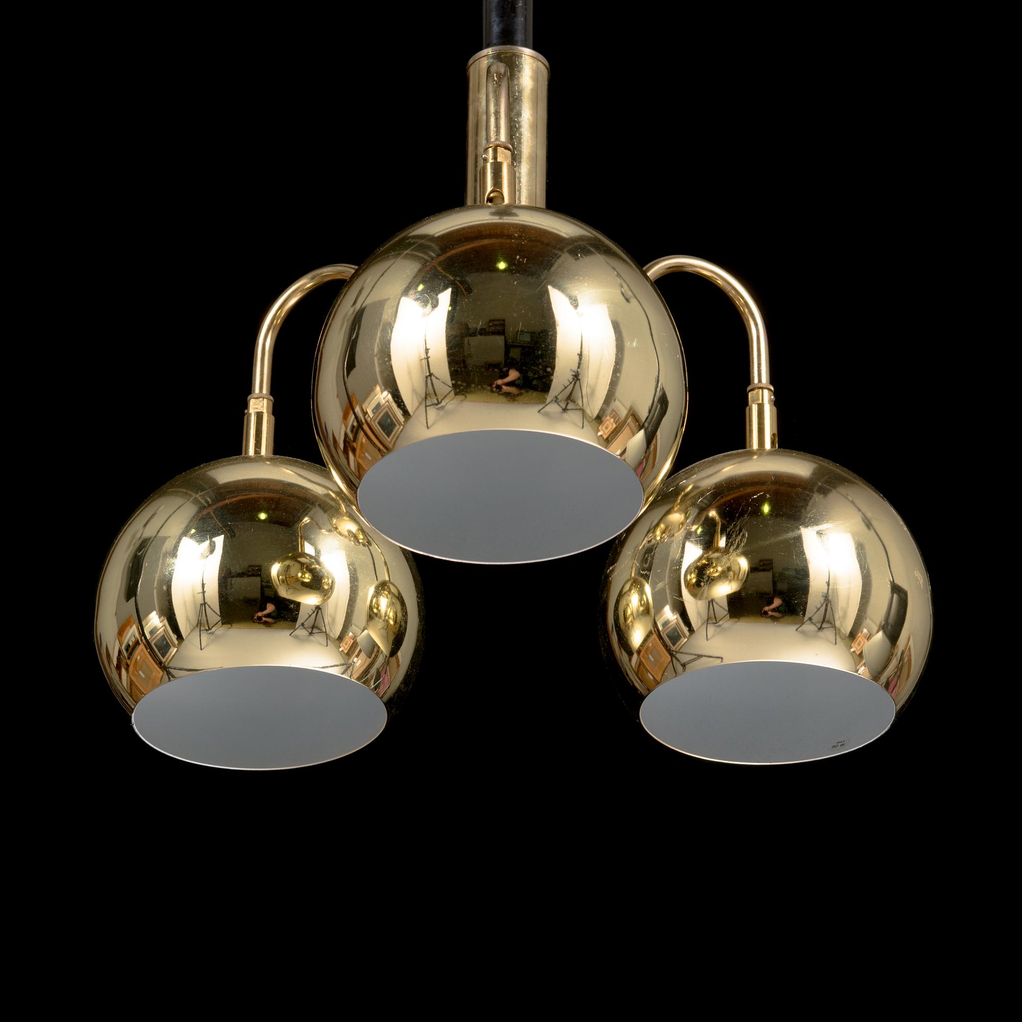 A 1970's '607' pendalt light for Valos.