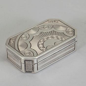 DOSA, silver. Oidentifierad mästare, Wien 1820-tal. Vikt ca 121 gram.