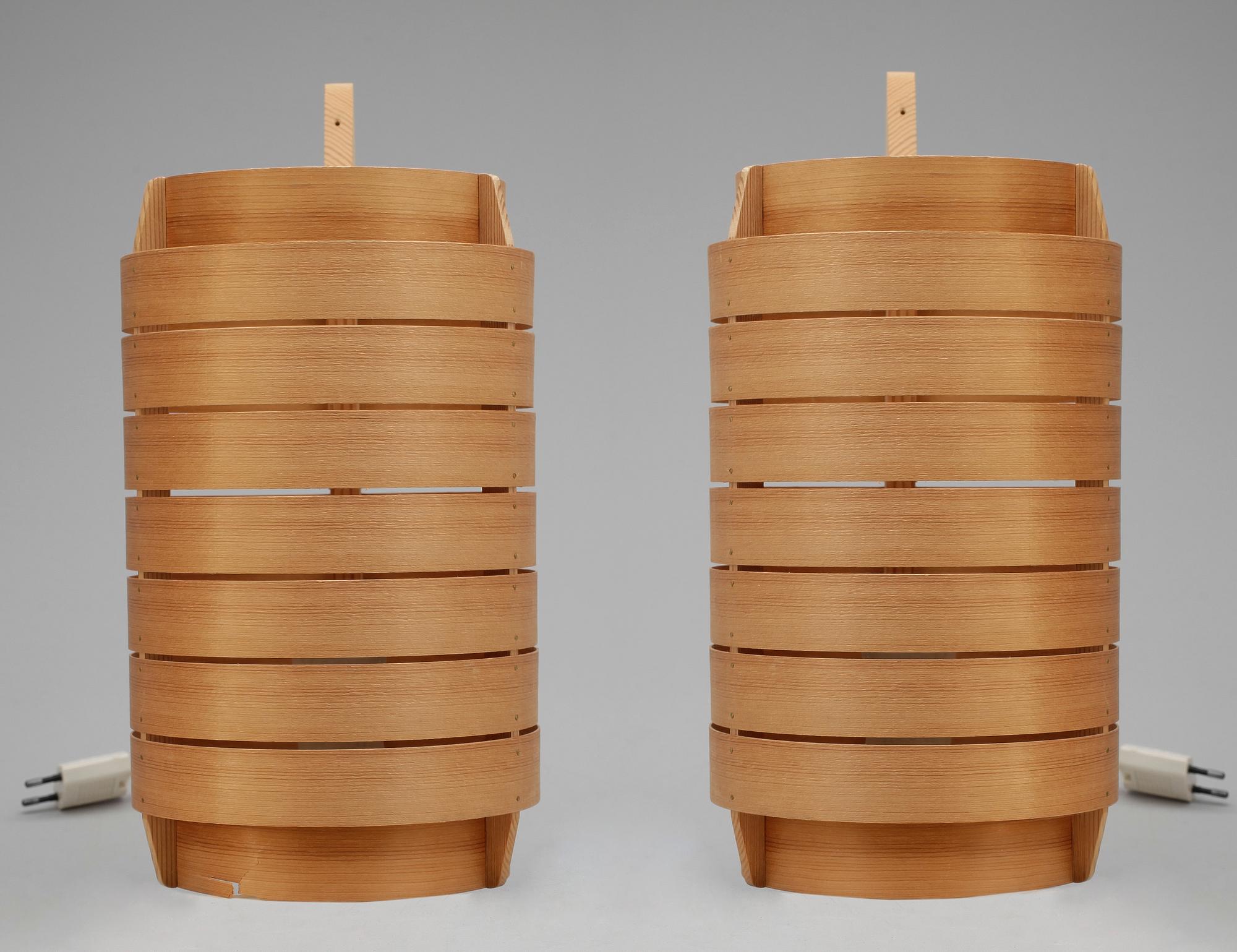 VÄGGLAMPOR, ett par, Hans Agne Jakobsson AB, Markaryd, 1900-talets andra hälft.