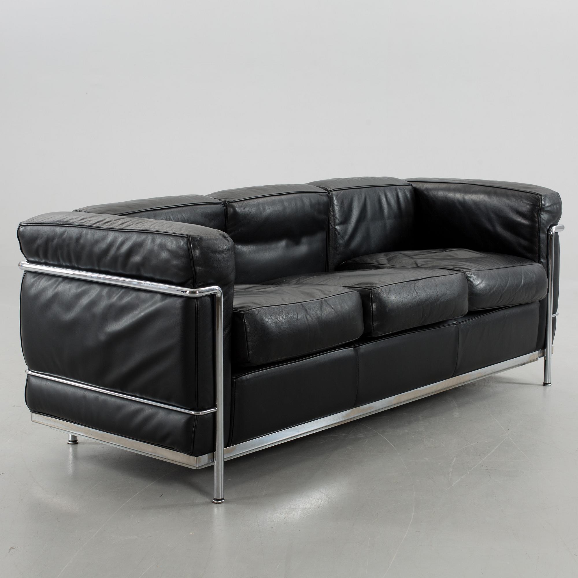 SOFFA, "LC 2", Le Corbusier, Pierre Jeanneret och Charlotte Perriand, Cassina, Italien.