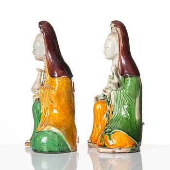 Two bisquit figurines of Guanyin, Qing dynasty, Kangxi (1662-1722).