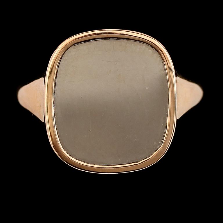 KLACKRING, 18 k guld. Vikt ca 5 gram.