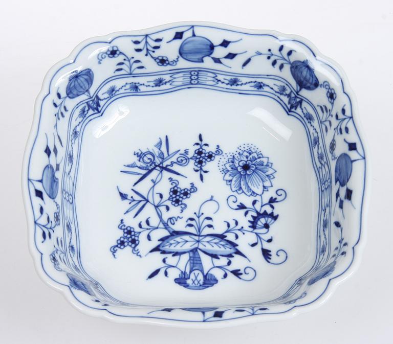 PARTI PORSLIN, 23 delar, "Lökmönstret", Meissen.