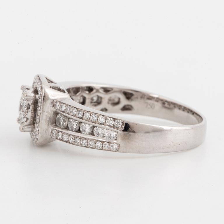Brilliant-cut diamond ring.