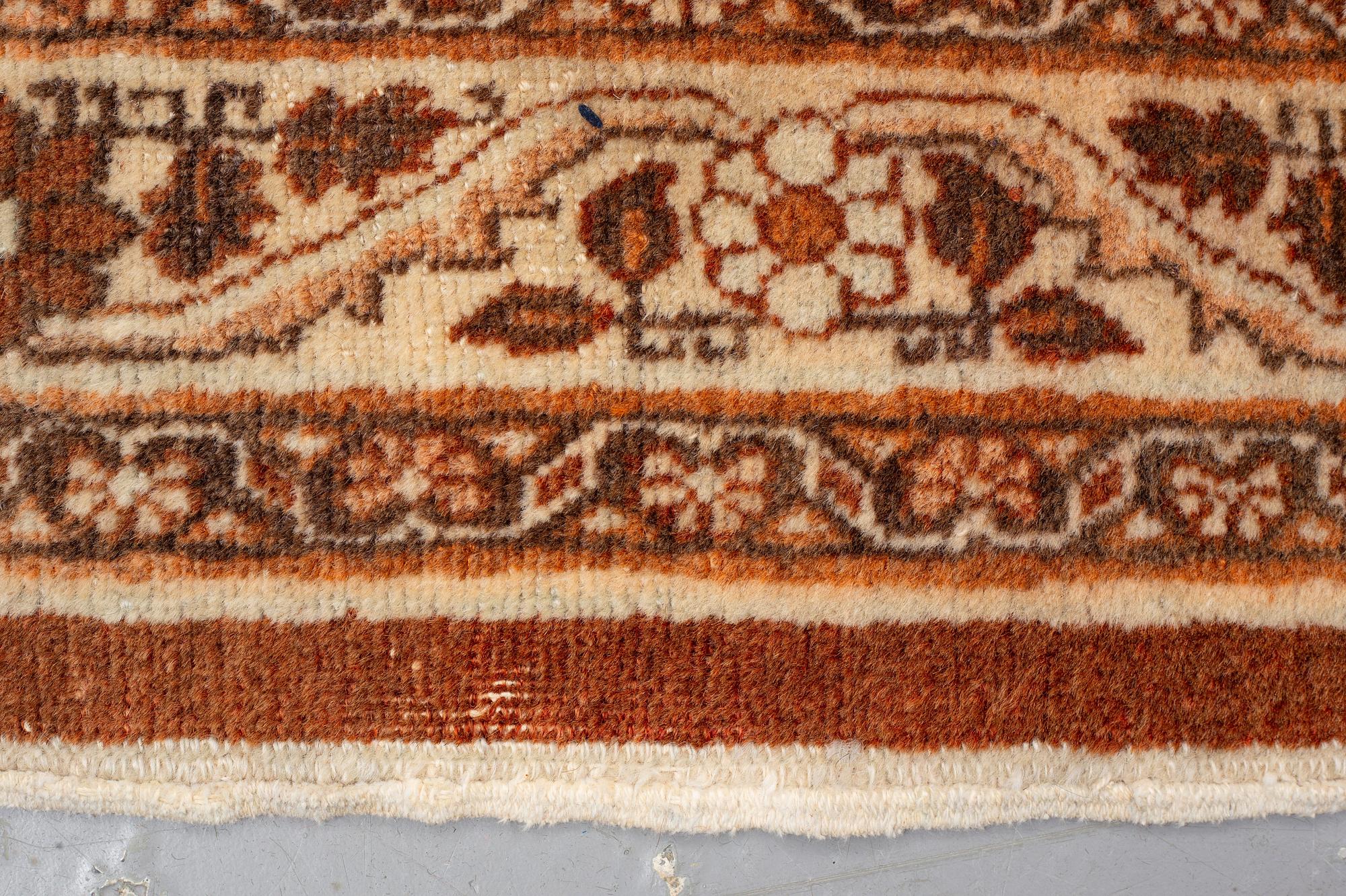 A carpet, an antique Tabriz, ca 380-381,5 x 271,5-283 cm, an inscription: Yekbar Jorabchi.