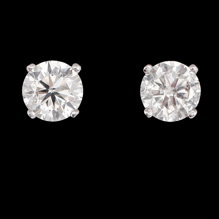 ÖRHÄNGEN, 1 par, 18 k vitguld, briljantslipade diamanter tot ca 2.52 ct.