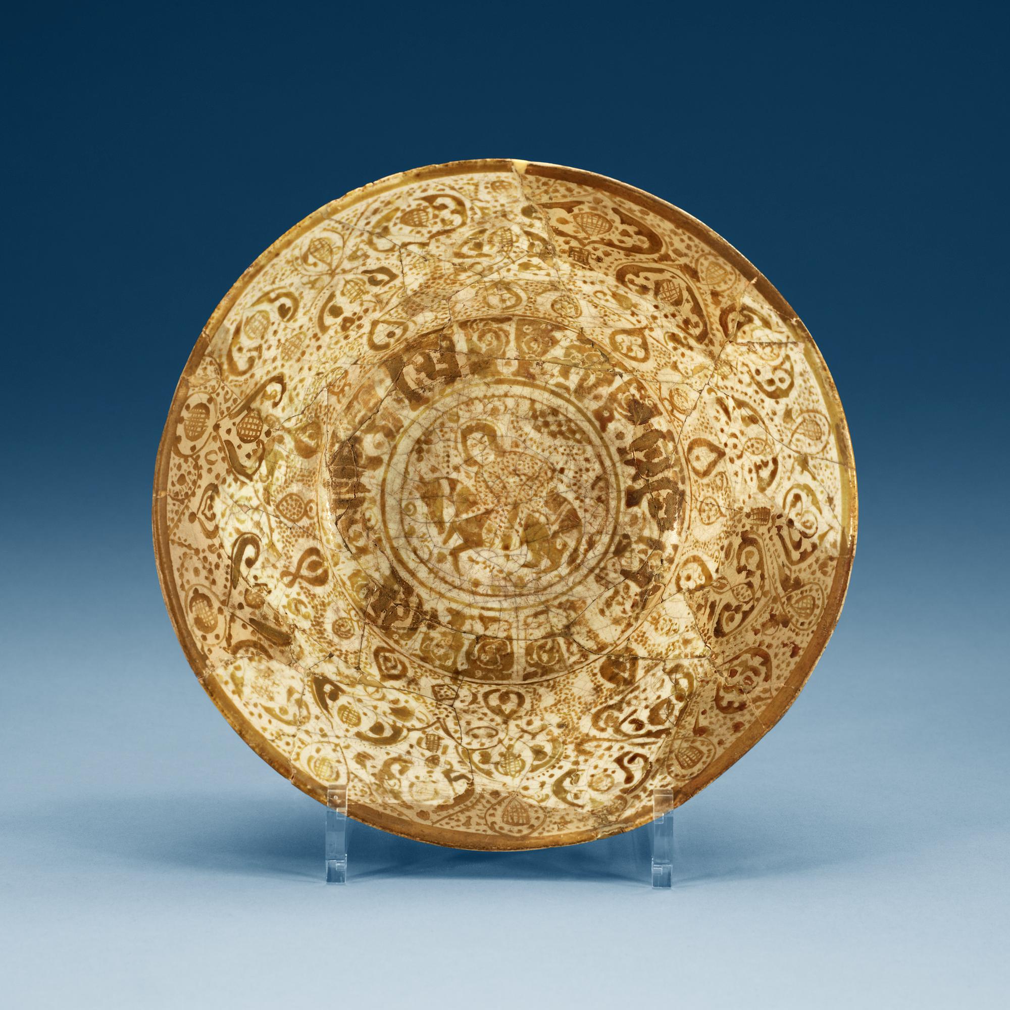 SKÅL, lergods. Lysterdekor. Diameter 22 cm. Persien tidigt 1200-tal, sannolikt Keshan.