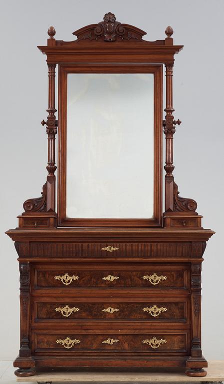 SPEGELBYRÅ. Nyrenässans, 1800-talets andra hälft.
