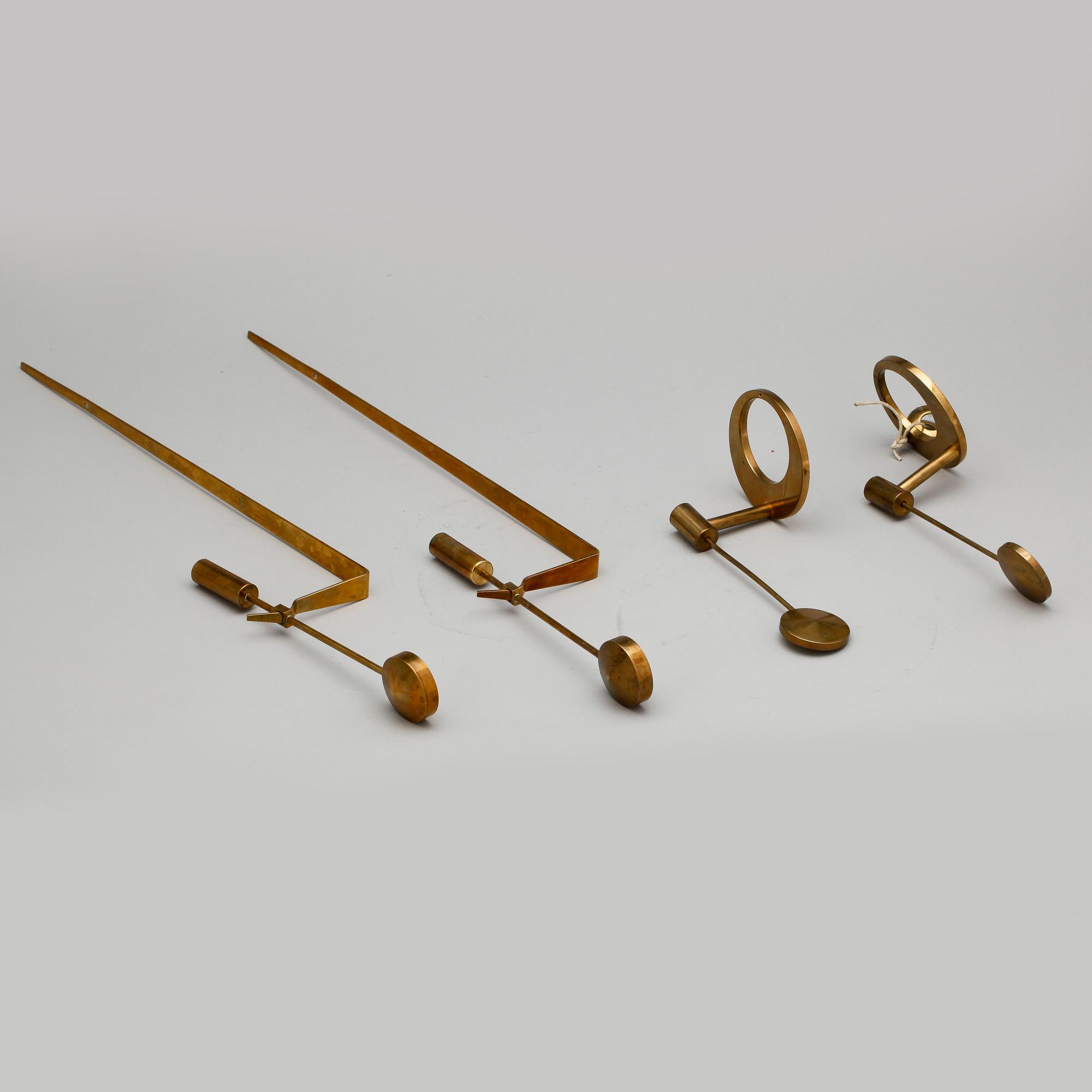 VÄGGLJUSSTAKAR, 4 st, mässing, "Pendel", Pierre Forsell, Skultuna, samt Arthur Pe, Kolbäck, 1900-talets andra hälft.