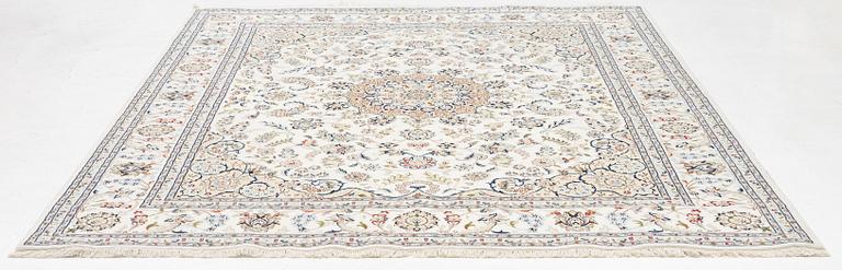 Carpet, Nain, approx. 305 x 245 cm.