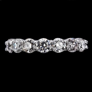 1083. RING, 7 briljantslipade diamanter, tot. 1.50 ct.