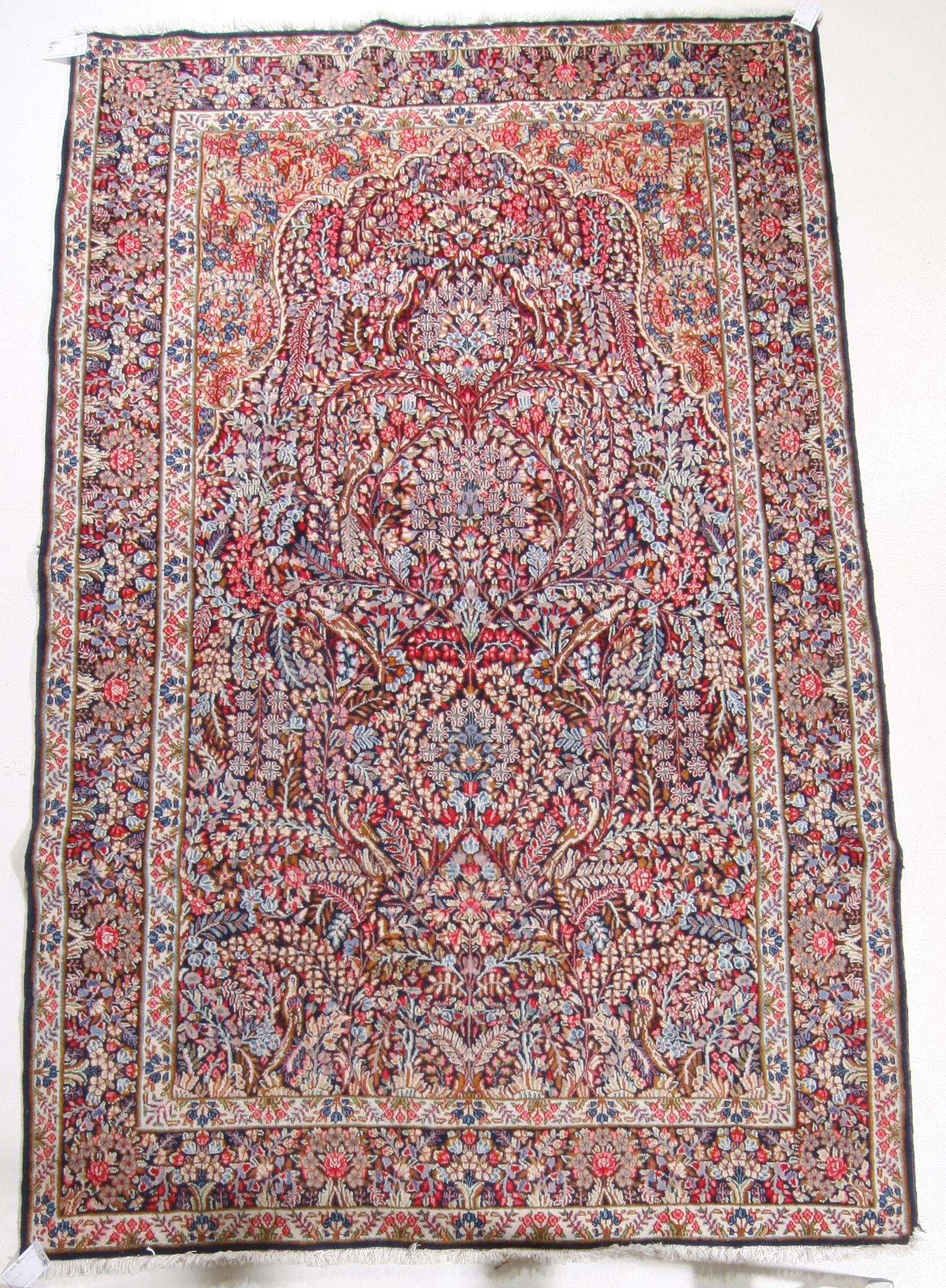 MATTA. Orientalisk. Ca 245 x 151.