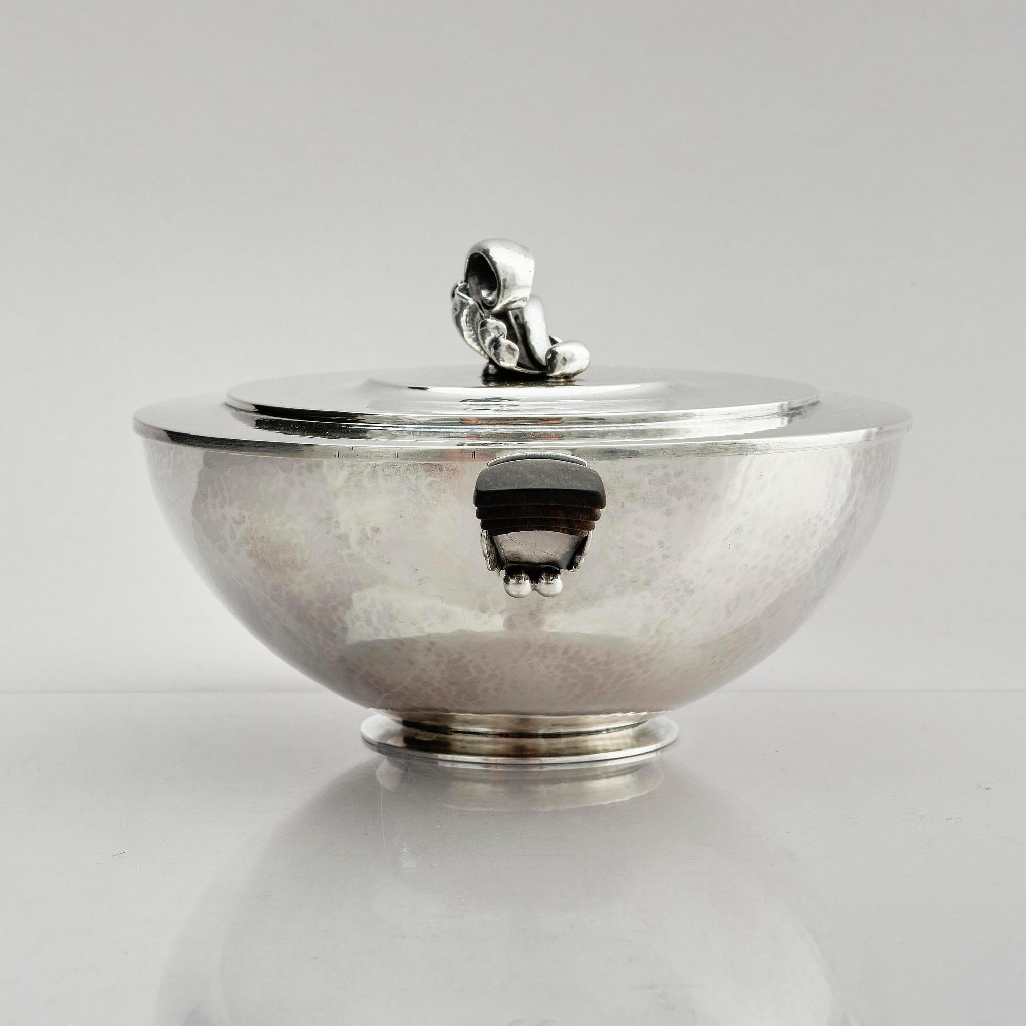 Georg Jensen, a sterling silver tureen with lid, model no 547A, design by Harald Nielsen, Copenhagen 1925-1932.