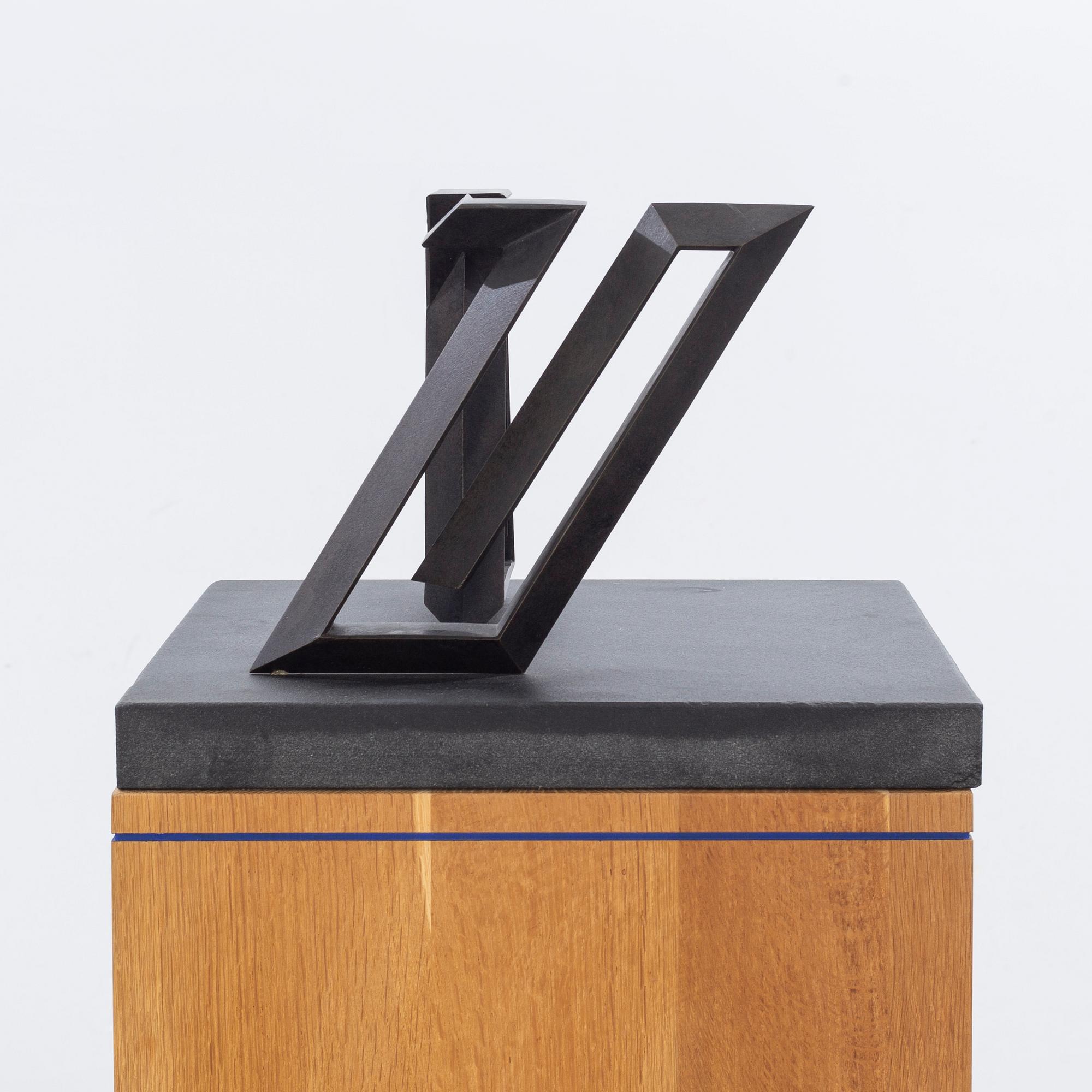 CARL MAGNUS, skulptur, brons, "Pavane II", signerad och daterad -87, numrerad 6/6.