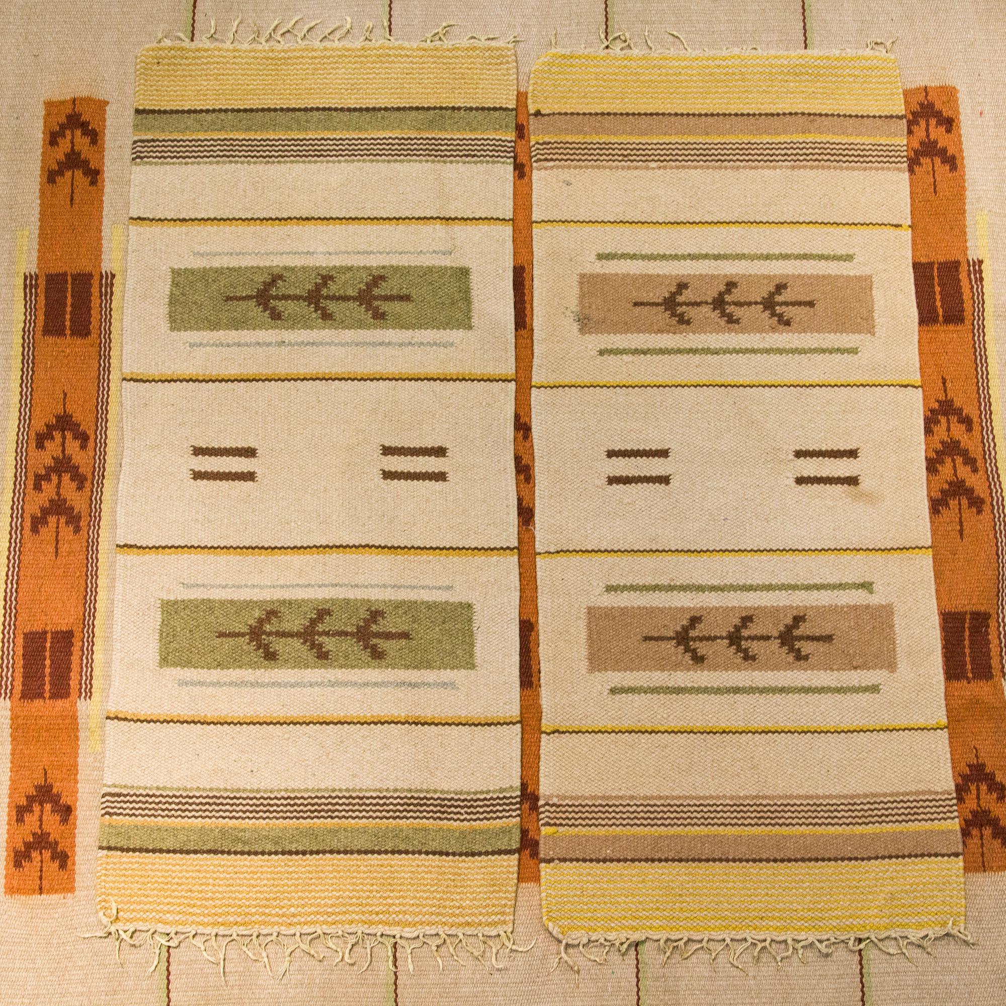 Hårgarnsmattor, 3 st, 1930-tal. Ca 245 x 150 cm och 123 x 53 cm.
