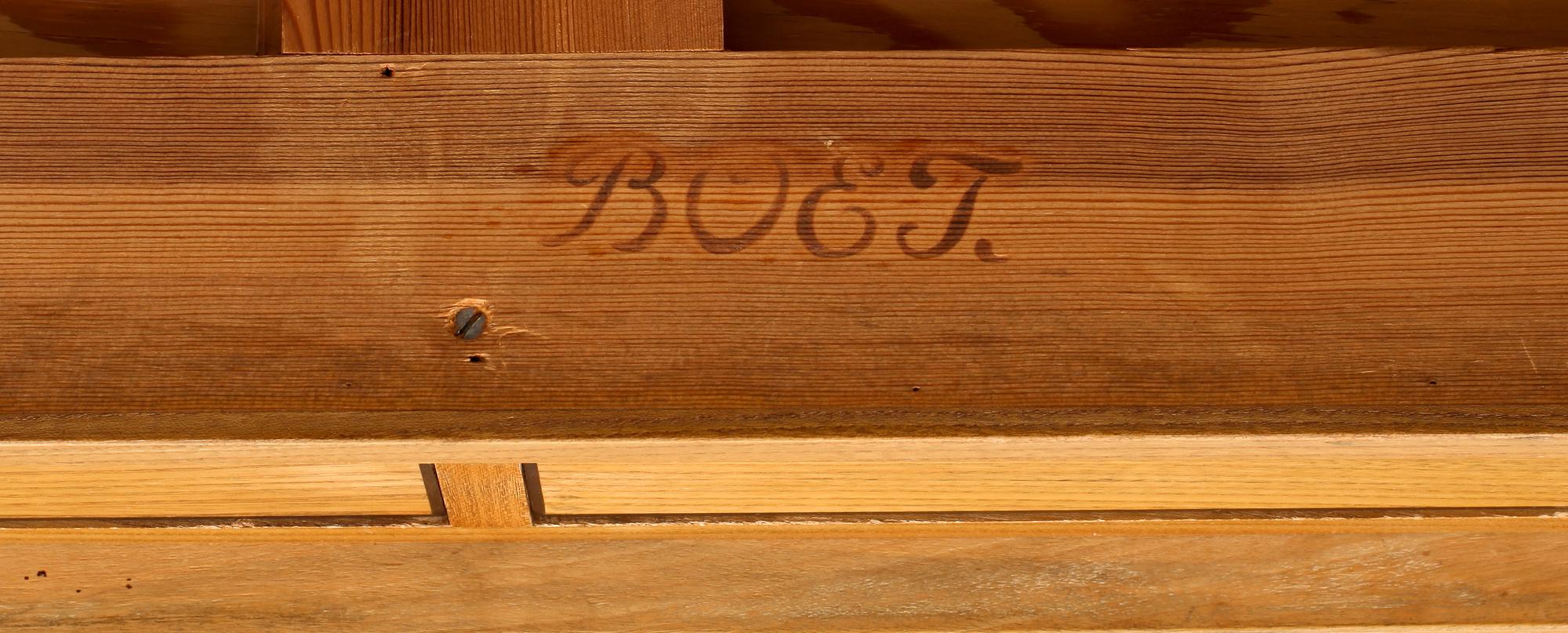 SKRIVBORD, Boet, 1900-talets första hälft.