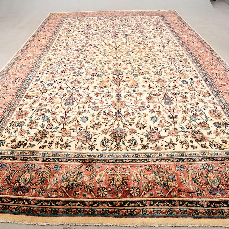 Kirman rug, old, approximately 520x345 cm.