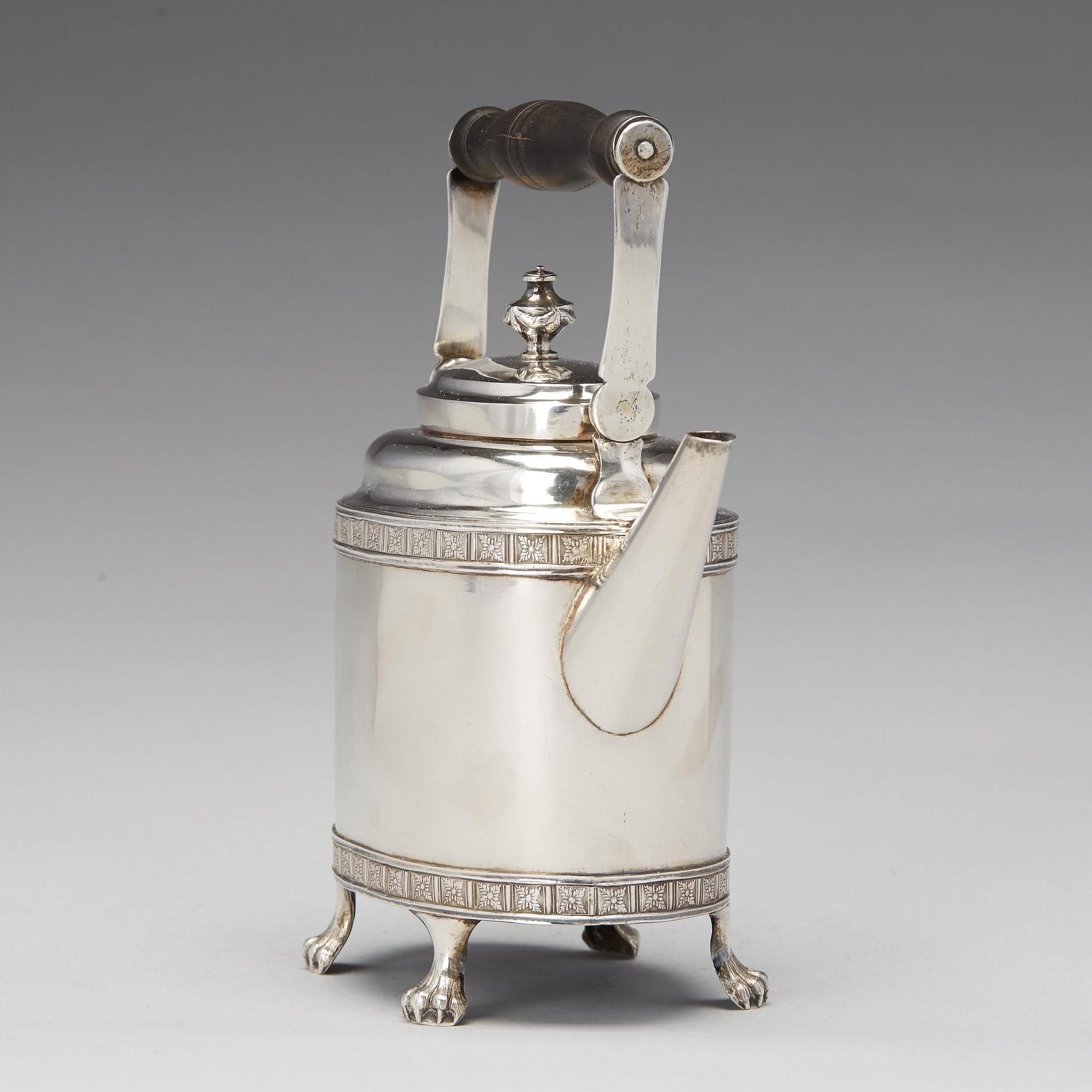 A Swedish Gustavian silver tea-pot, mark of Magnus Ljungqvist, Kristianstad 1796.