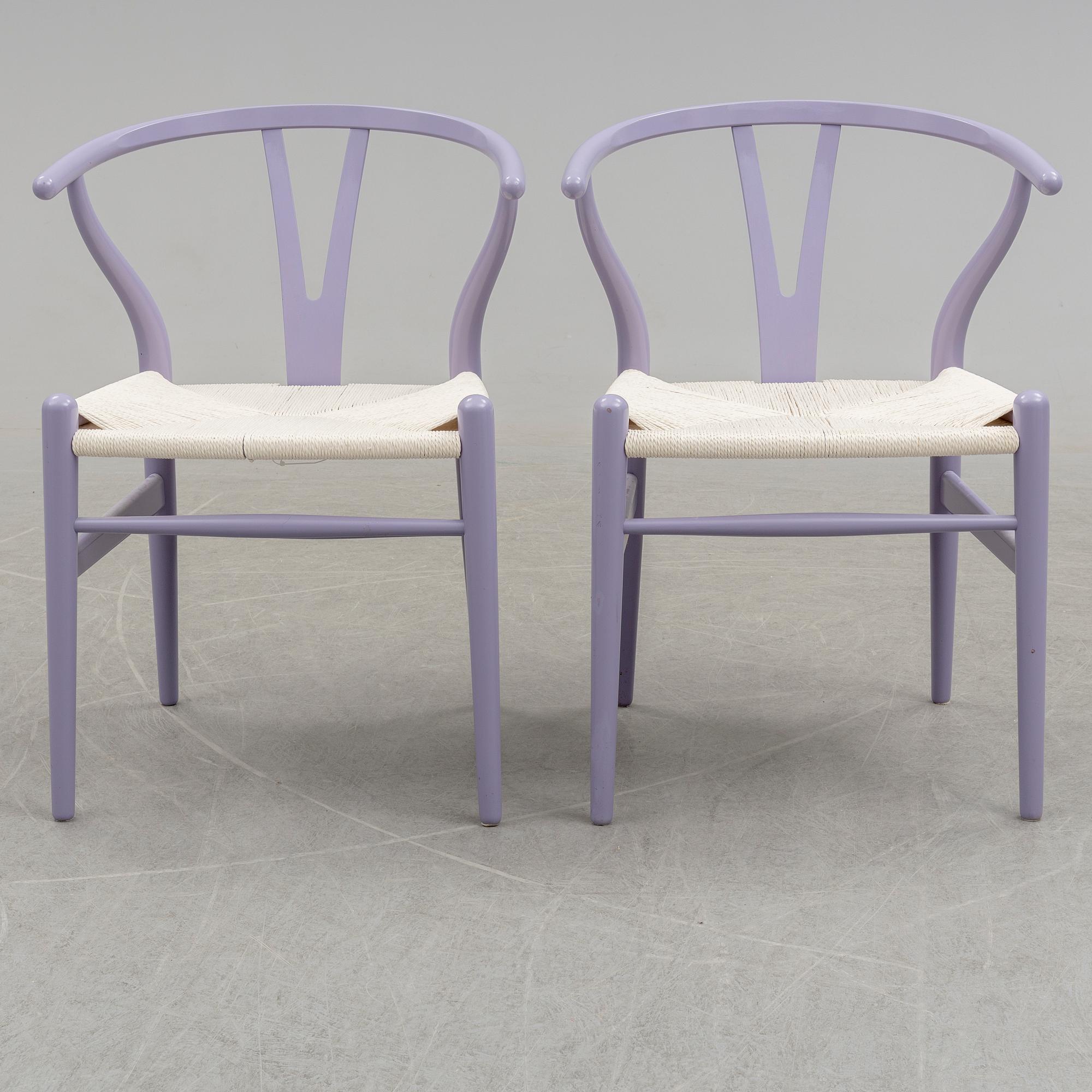 HANS J WEGNER, karmstolar, ett par, "Y-stolen", Carl Hansen & Søn, 2000-tal.
