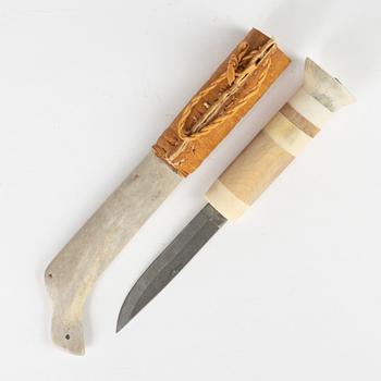 A reindeer horn knife by Per Henrik Simma, signed.