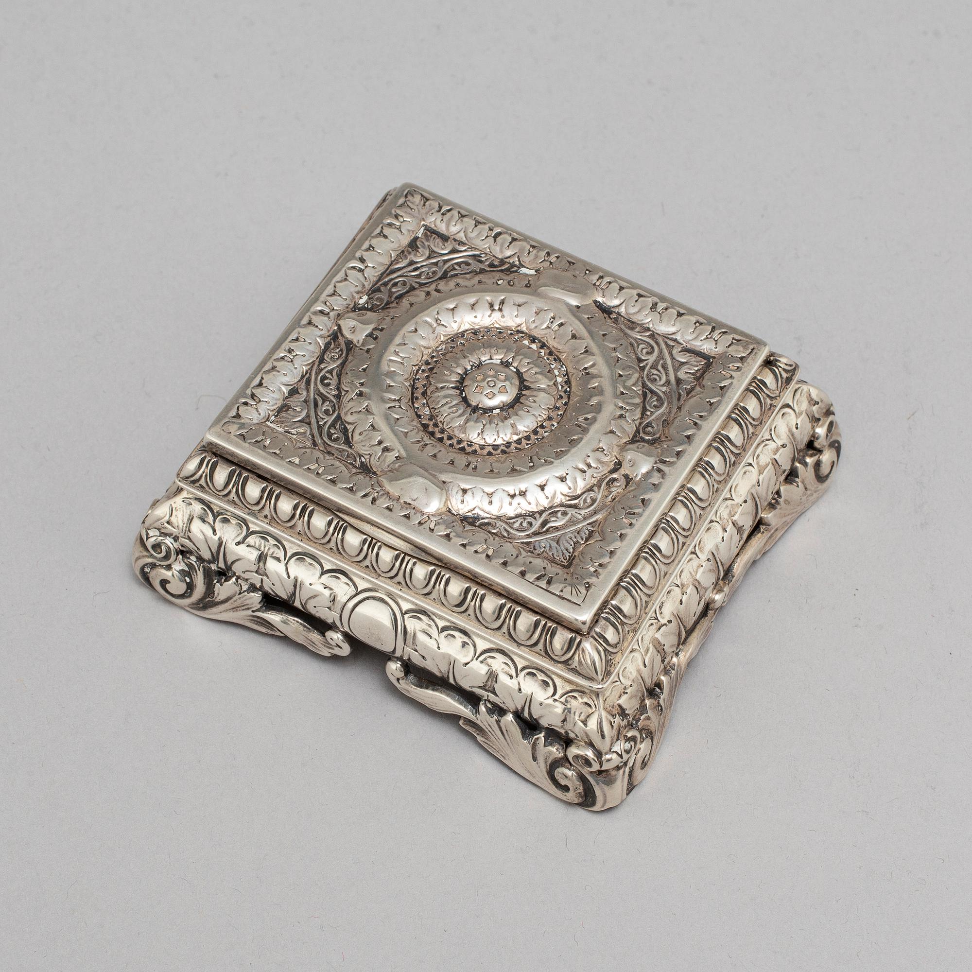 THYRA VIETH, a silver box, Copenhagen 1910.