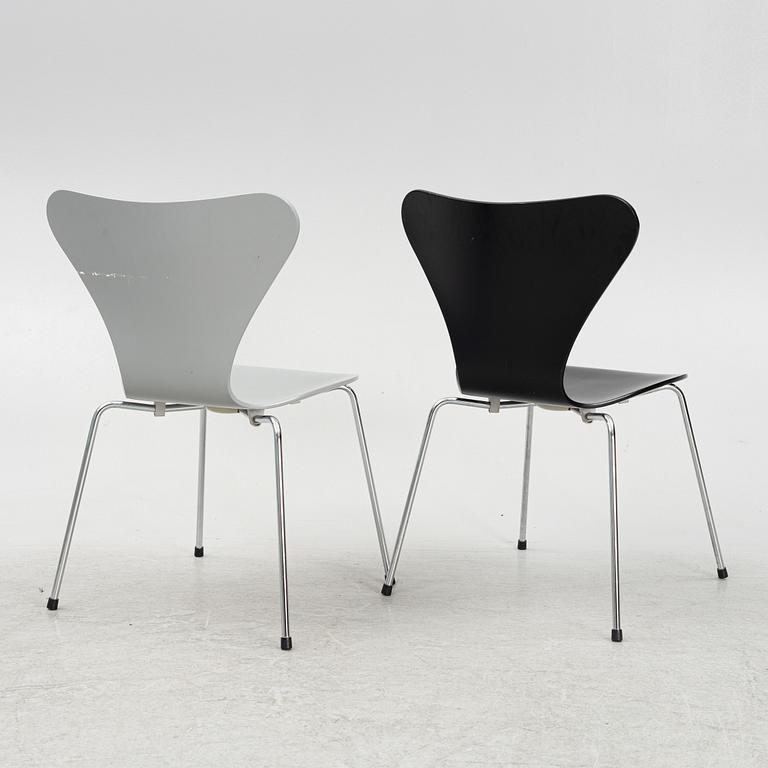 Arne Jacobsen, stolar, 8 st, "Sjuan", Fritz Hansen, Danmark 1997.