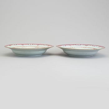SOPPTALLRIKAR, ett par, kompaniporslin. Qingdynastin, Qianlong (1736-95).