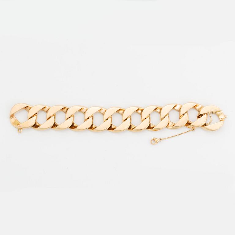 A 14K gold Verdura bracelet.