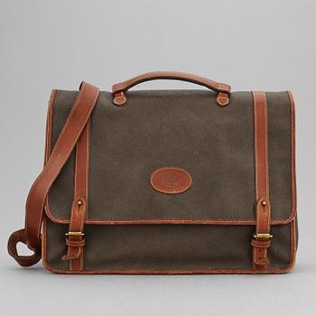 MULBERRY, a Scotch grain briefcase.