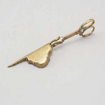 A 17th/18th century bronze candle scissors.