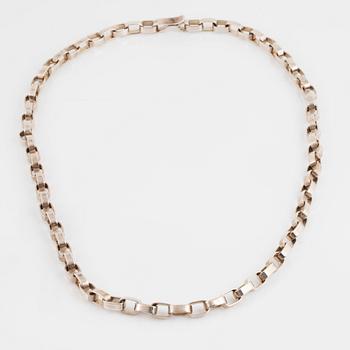 SVEN ERIK HÖGBERG a silver necklace.