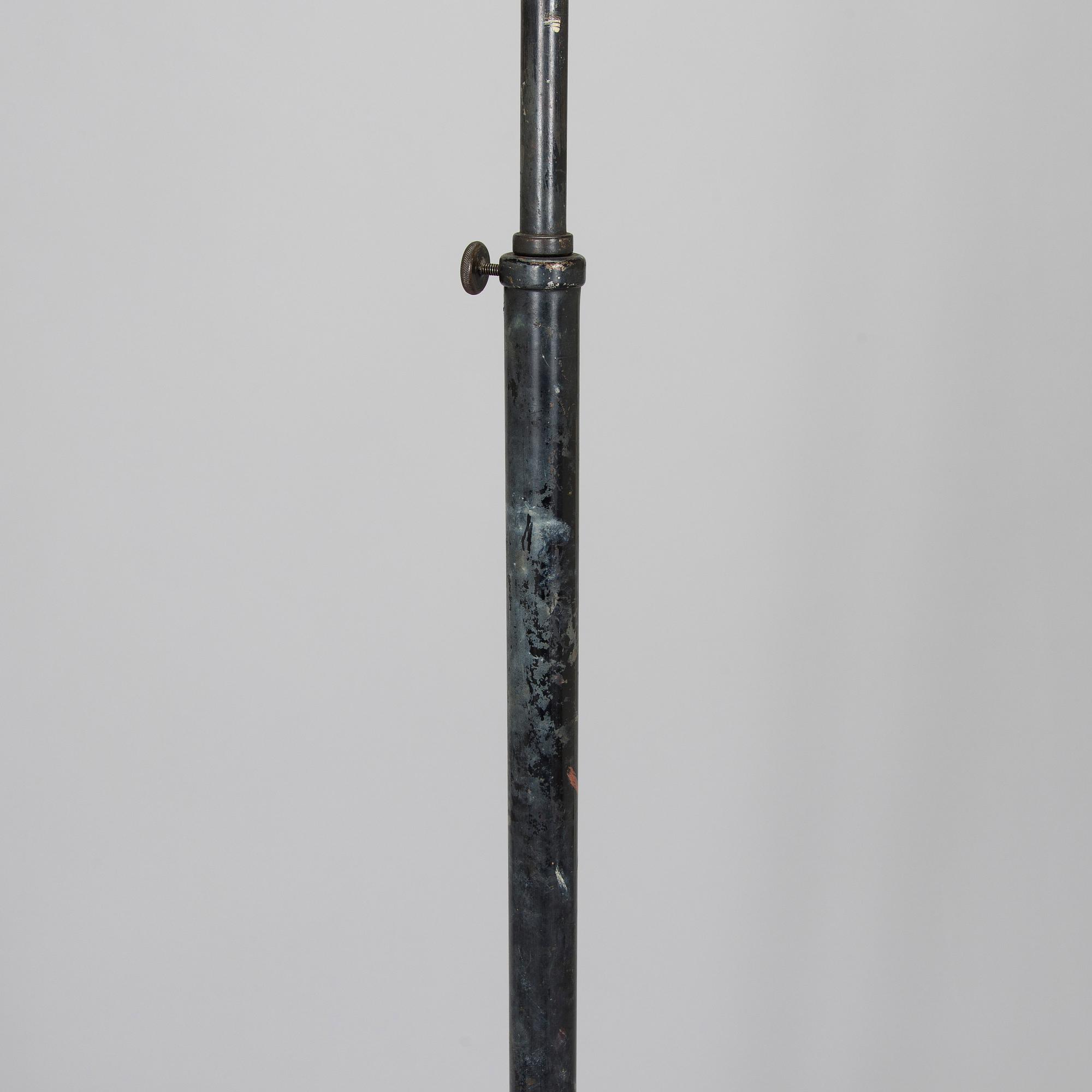 Paavo Tynell, golvlampa / ateljélampa, beställningsarbete, Taito 1933.