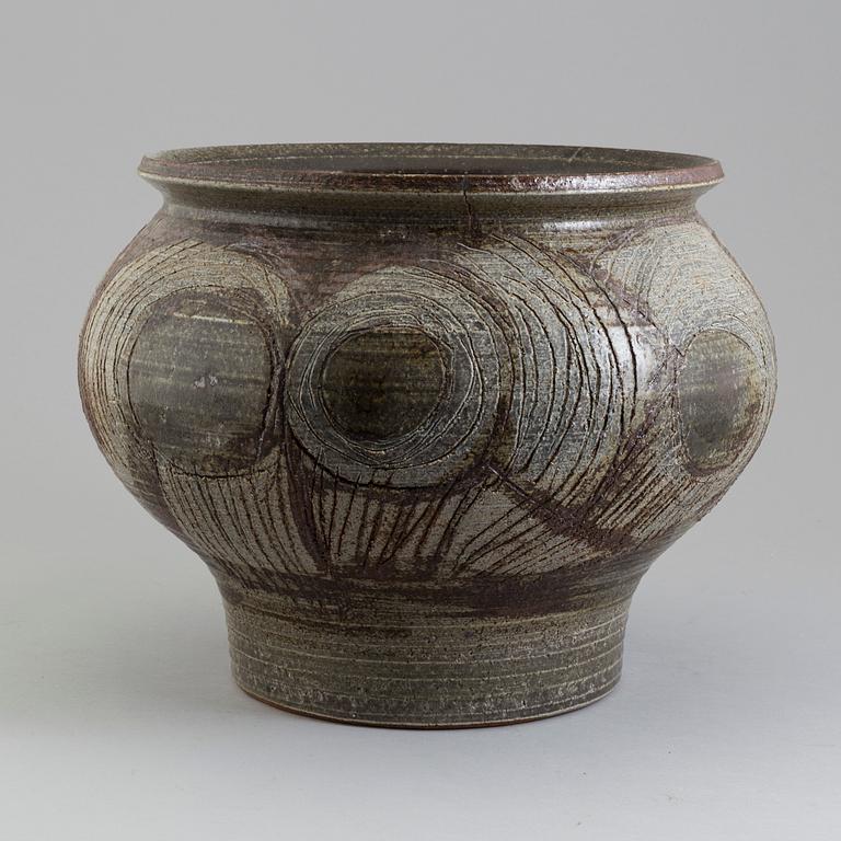 LISA LARSON, a stoneware pot from Gustavsberg Studio.