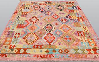 A Kilim rug, ca 235 x 180 cm.