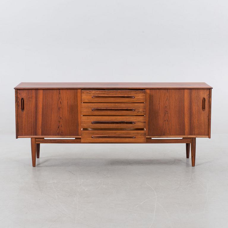 SIDEBOARD, "Cortina", Nils Jonsson, Troeds Möbelfabrik, Bjärnum, 1900-talets tredje kvartal. -Cites-intyg.