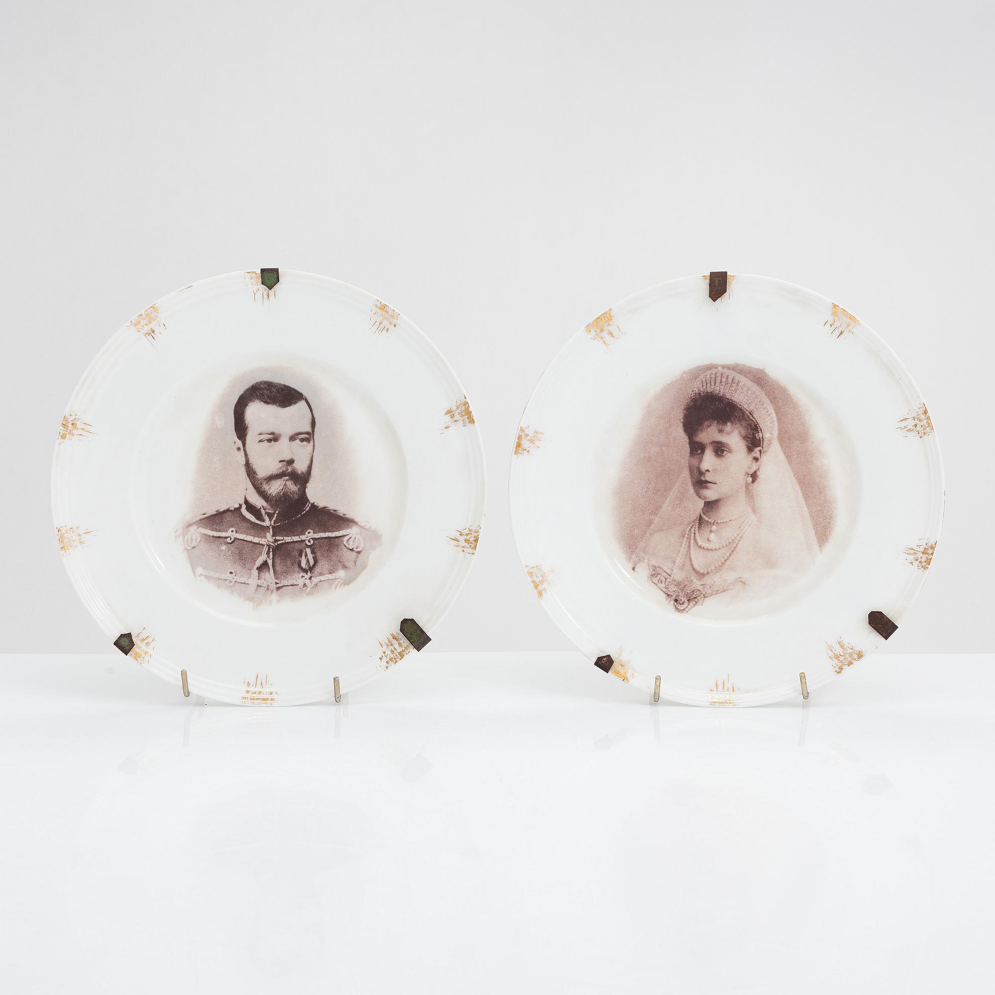 A pair of porcelain plates for Hache & Co, France.
