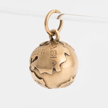 Charm in the shape of a globe, 18K gold.