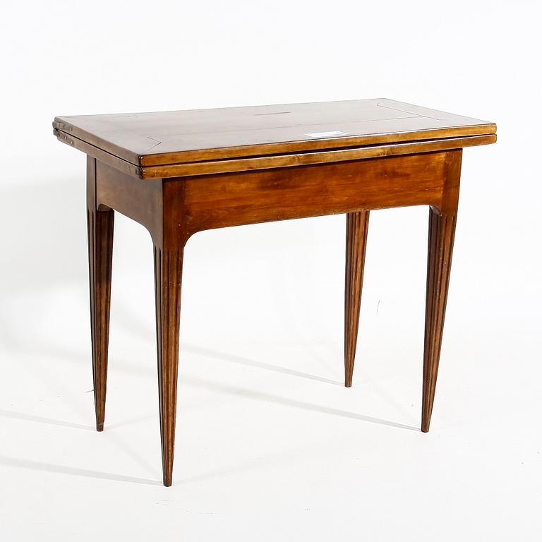 SPELBORD, gustavianskt, provins, 1800-talets första hälft.