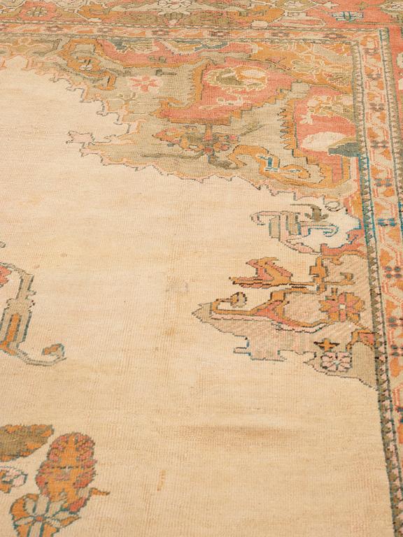 MATTA. Antique Ushak. 548 x 380,5 cm.