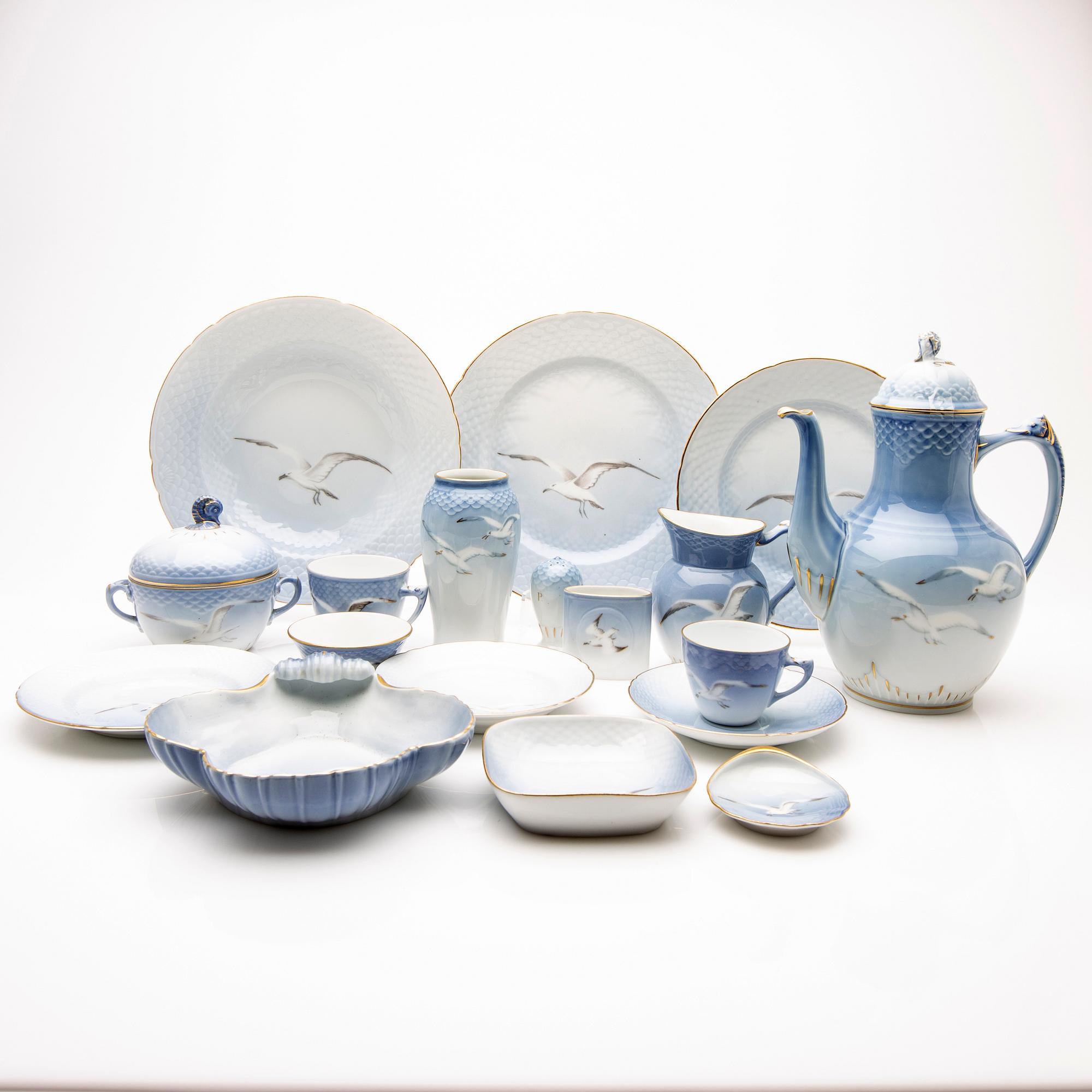 Bing & Grøndahl, Service 91 pcs "Måsen", Denmark, 20th century.