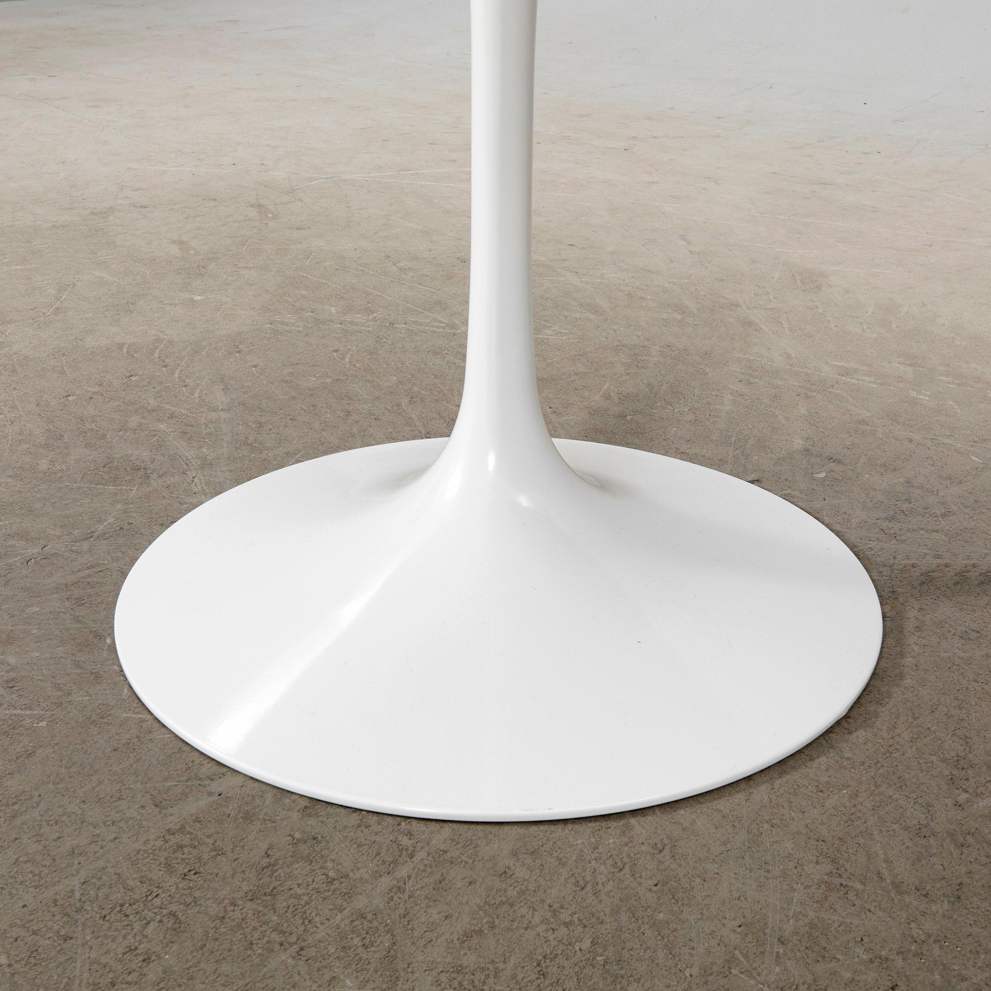 Eero Saarinen, a marble 'Tulip' dining table for Knoll International.