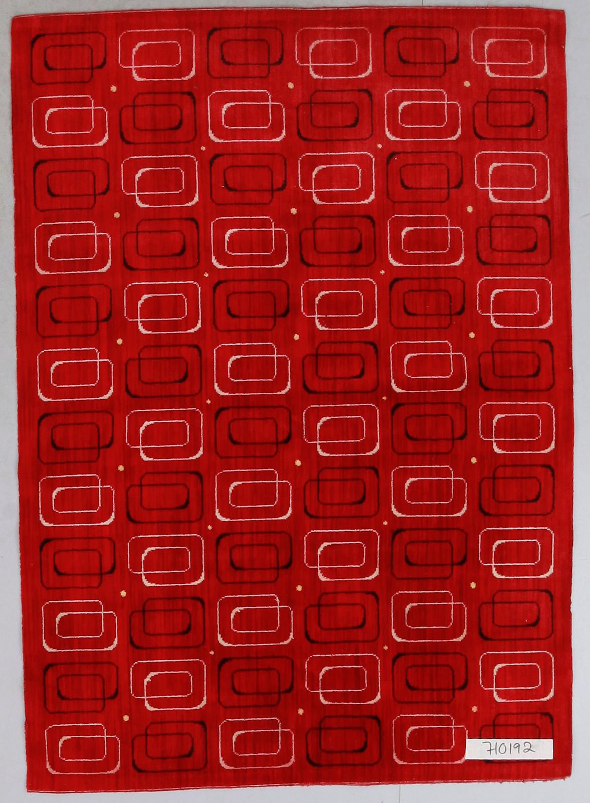 MATTA, maskintuftad. Ca 194 x 138 cm.