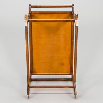 Ilmari Tapiovaara, a 1940s tea trolley Keravan for Puuteollisuus.