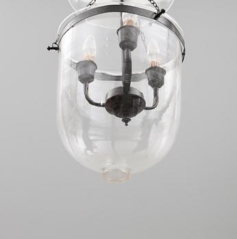 TAKAMPEL, glas, 1900-talets andra hälft. Höjd ca 55 cm.