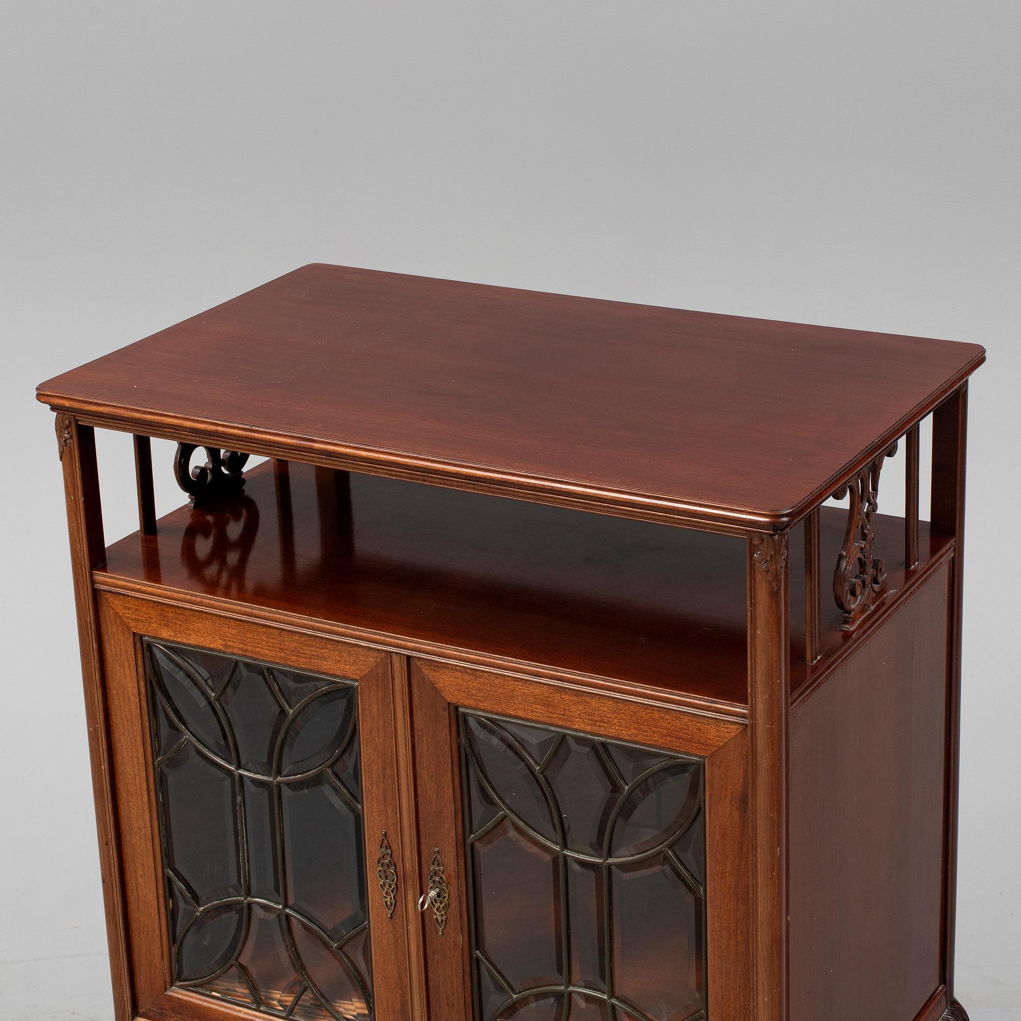 An early 20th Century art noveau cabinet by Myrstedt & Stern.