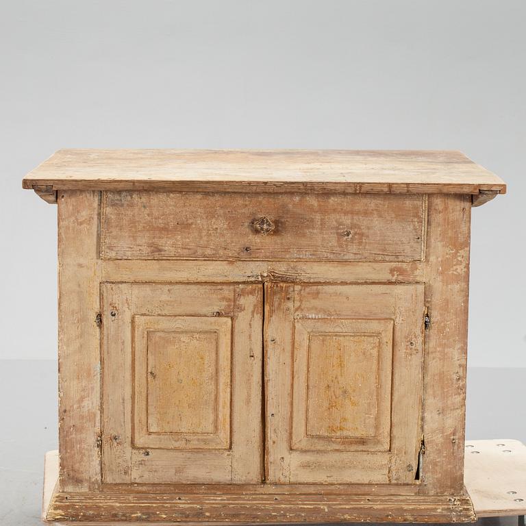 MÖSSBORD, 1800-tal.
