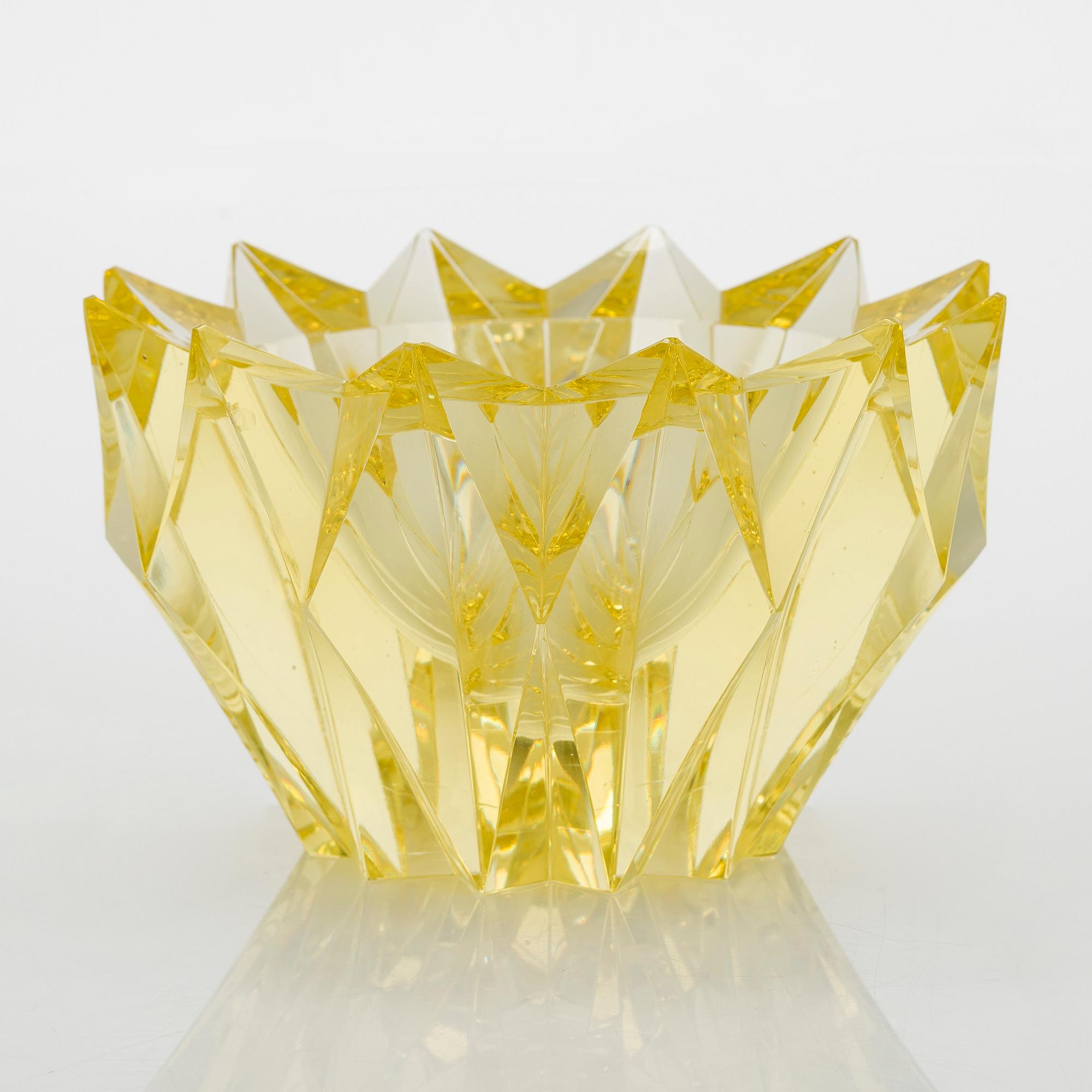 Aimo Okkolin, a 'Water Lily' bowl, signed Aimo Okkolin for Riihimäen Lasi Oy.