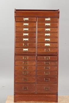 ARKIVSKÅP. 1900-talets början.