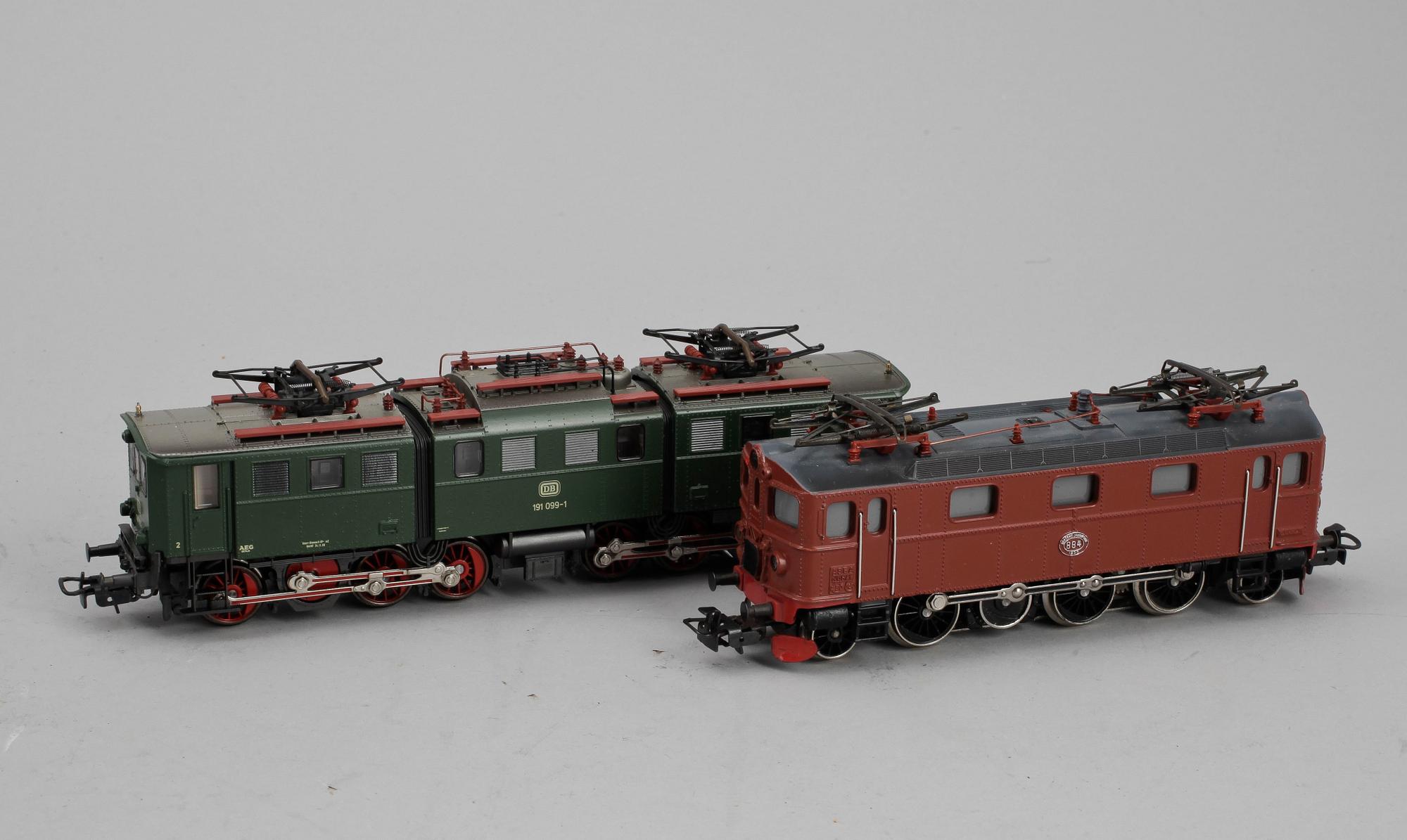 LOK, 2 st, "3329" samt "3030", Märklin, 1900/2000-tal.