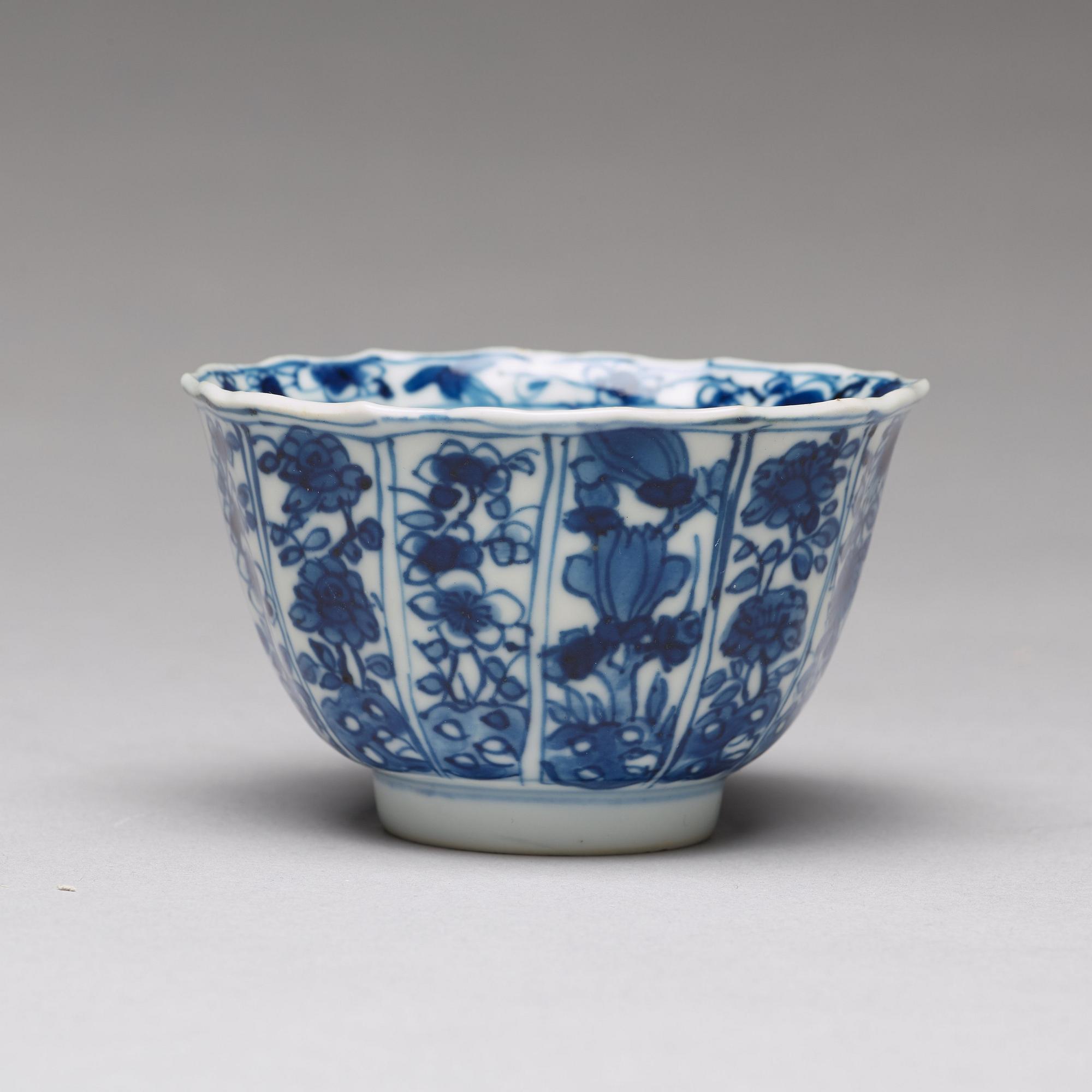 Four blue and white cups with stands, Qing dynasty, Kangxi (1662-1722).